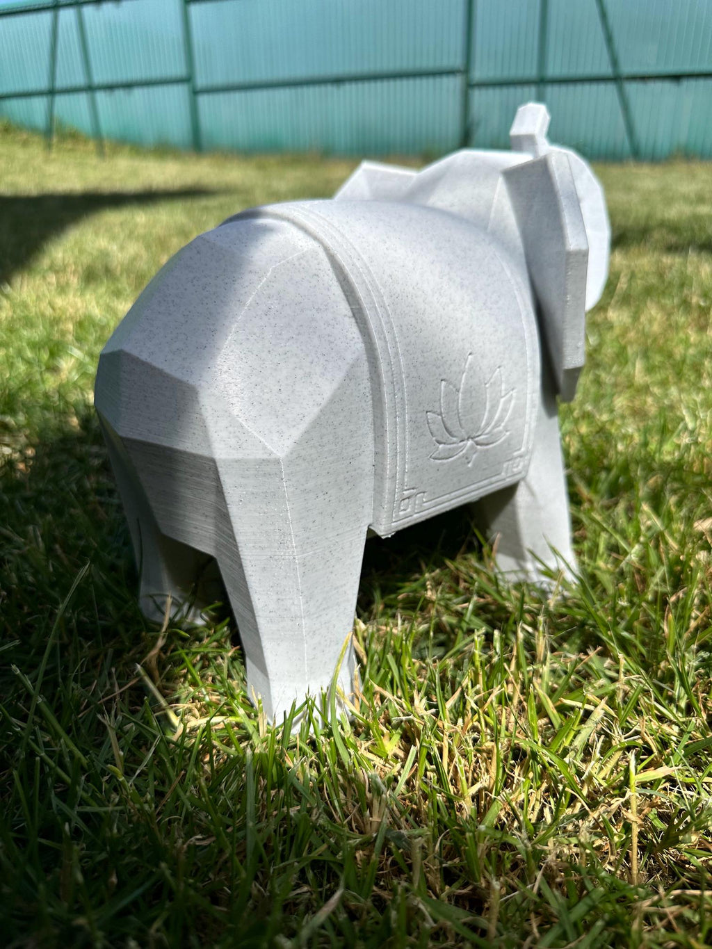 Éléphant géométrique effet pierre – Statue décorative 27 cm – vue 2