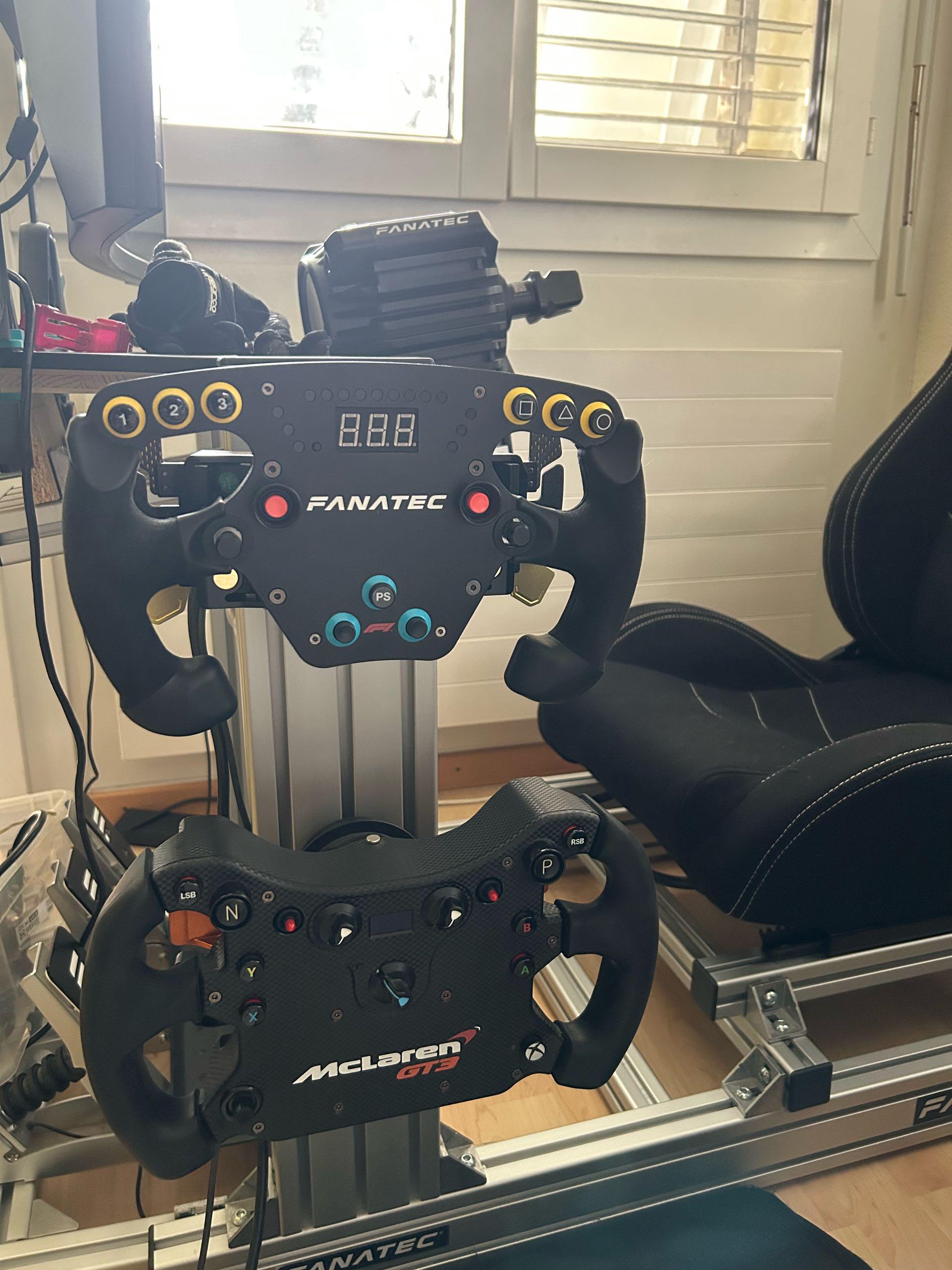 Support mural QR2 pour volant Fanatec – Sim Racing