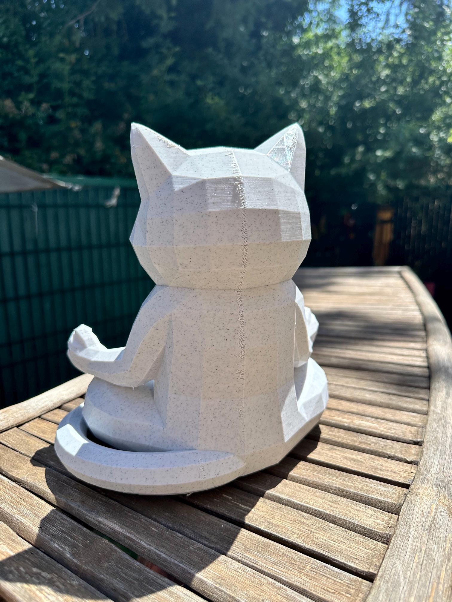 Chat détente effet pierre – Statue zen géométrique – vue 3