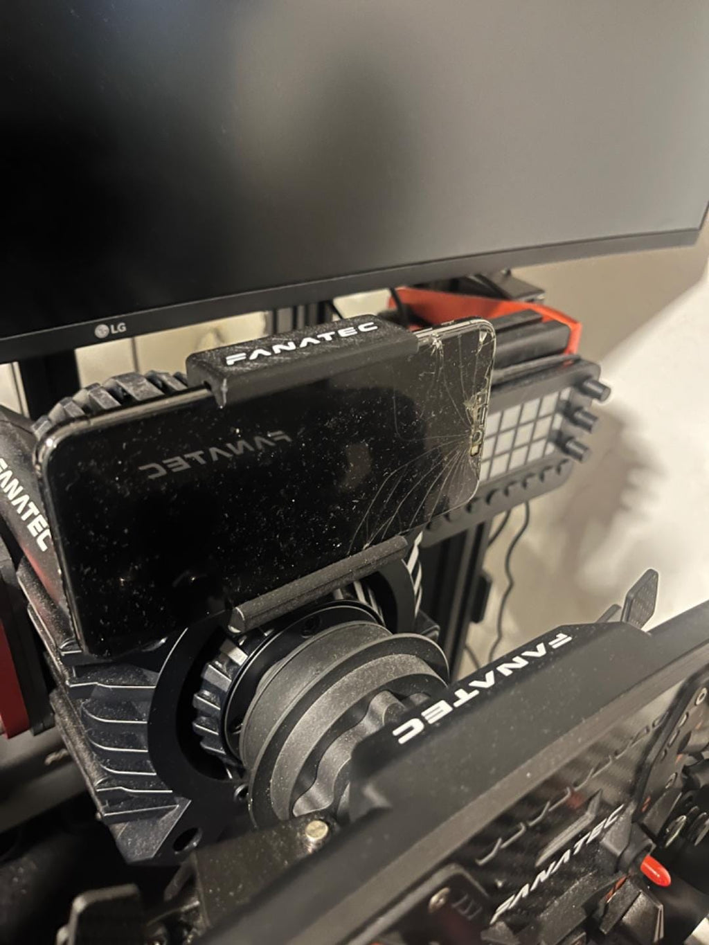 Support téléphone Fanatec GT DD Pro – Dashboard Sim Racing – vue 2