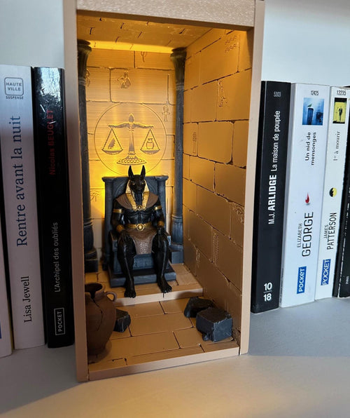 Book Nook Anubis lumineux – Diorama Égypte antique