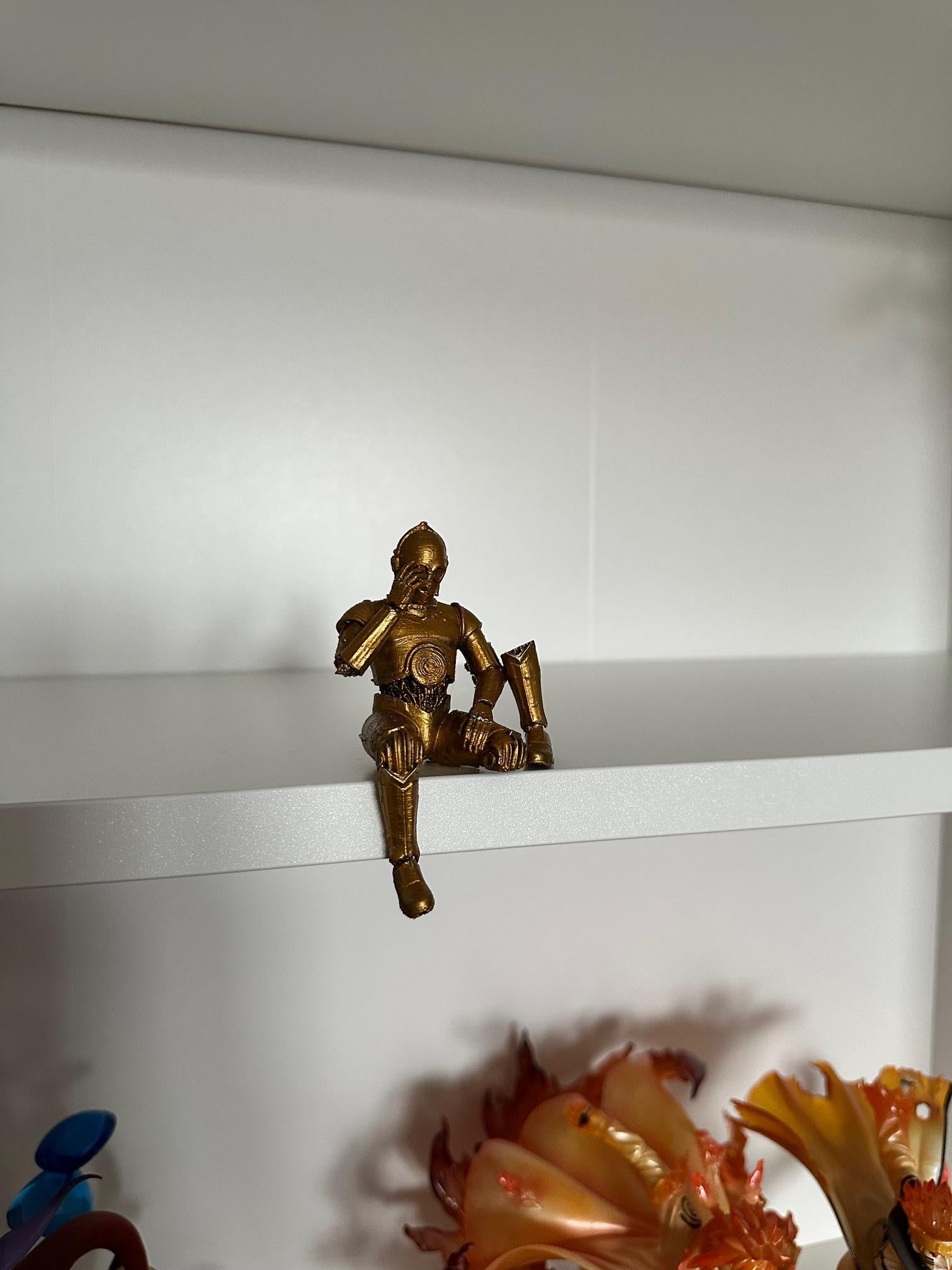 Robot doré à poser – Décoration sci-fi peinte à la main – vue 3